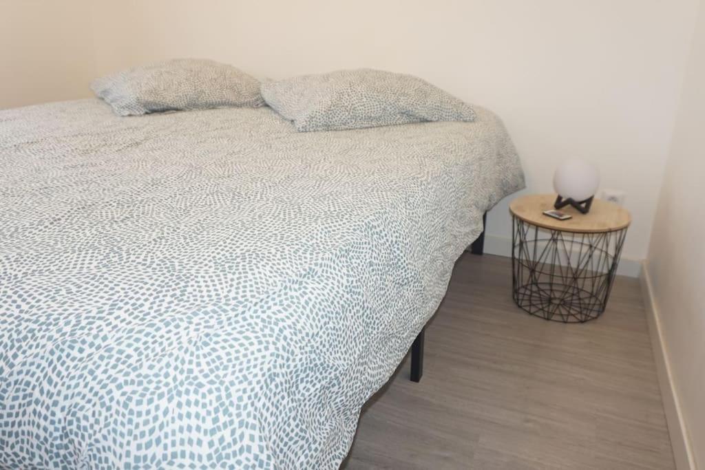 Cosy T2 Wifi Parking Proche Gare Centre Ville Сен-Кантен Экстерьер фото