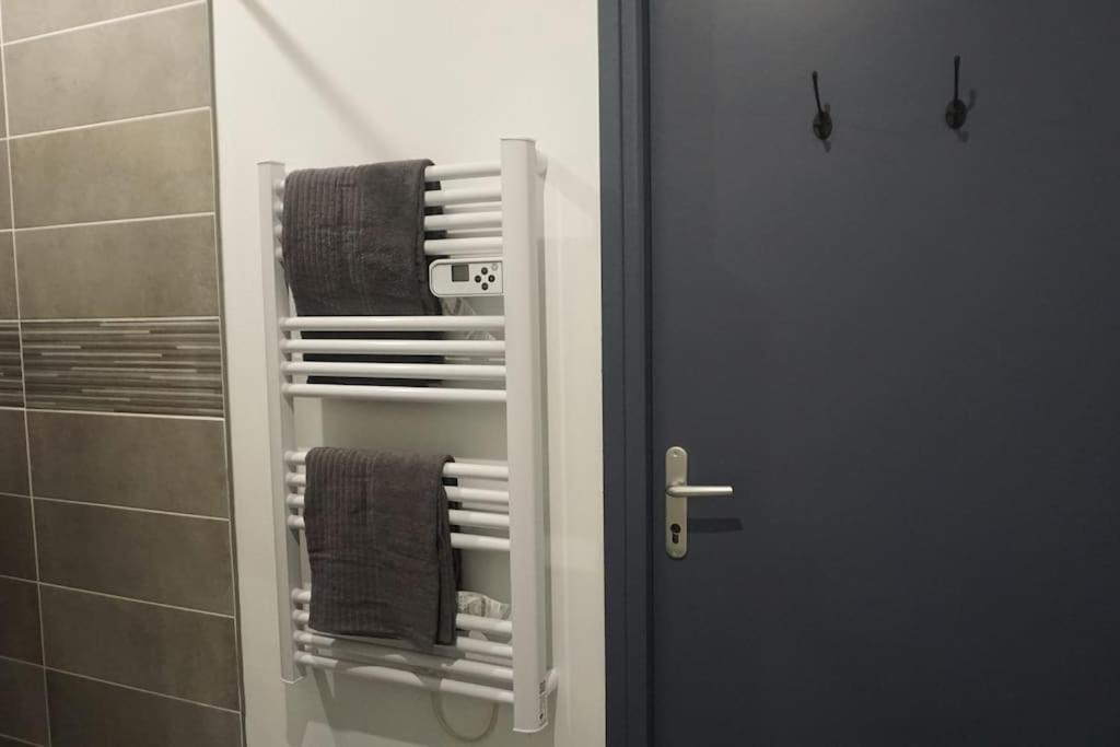 Cosy T2 Wifi Parking Proche Gare Centre Ville Сен-Кантен Экстерьер фото