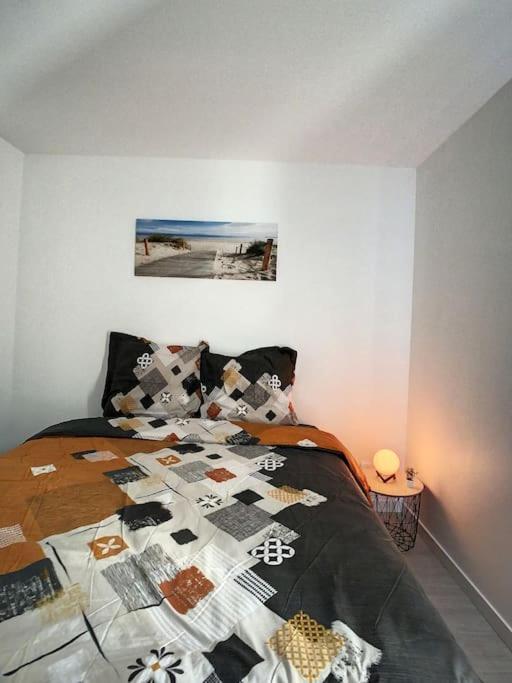 Cosy T2 Wifi Parking Proche Gare Centre Ville Сен-Кантен Экстерьер фото